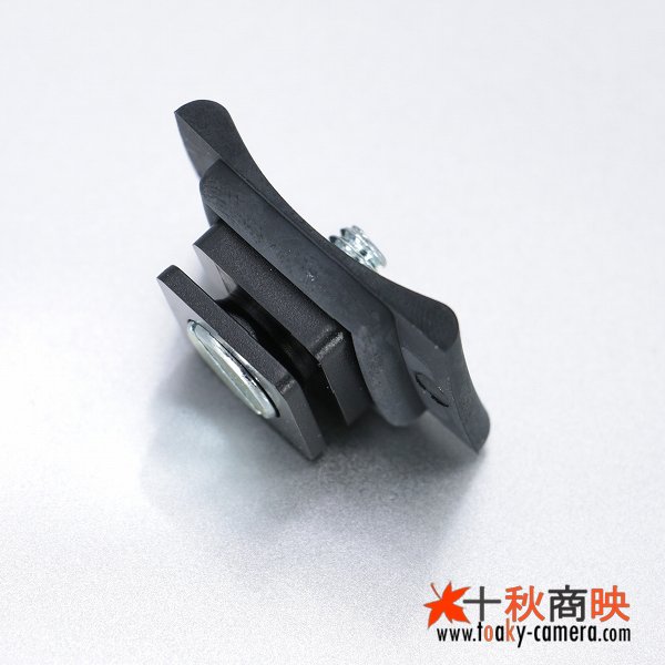 画像4: JJC製 コールドシュー→ ネジ 変換アダプター ゴム製曲面 MSA-4